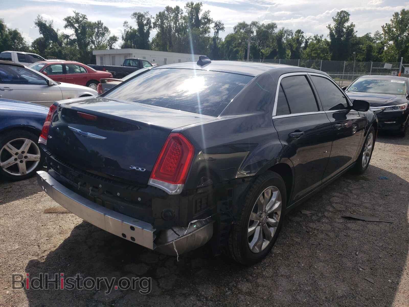 2019 CHRYSLER 300 - VIN: 2C3CCARG8KH517544 - Фото 4
