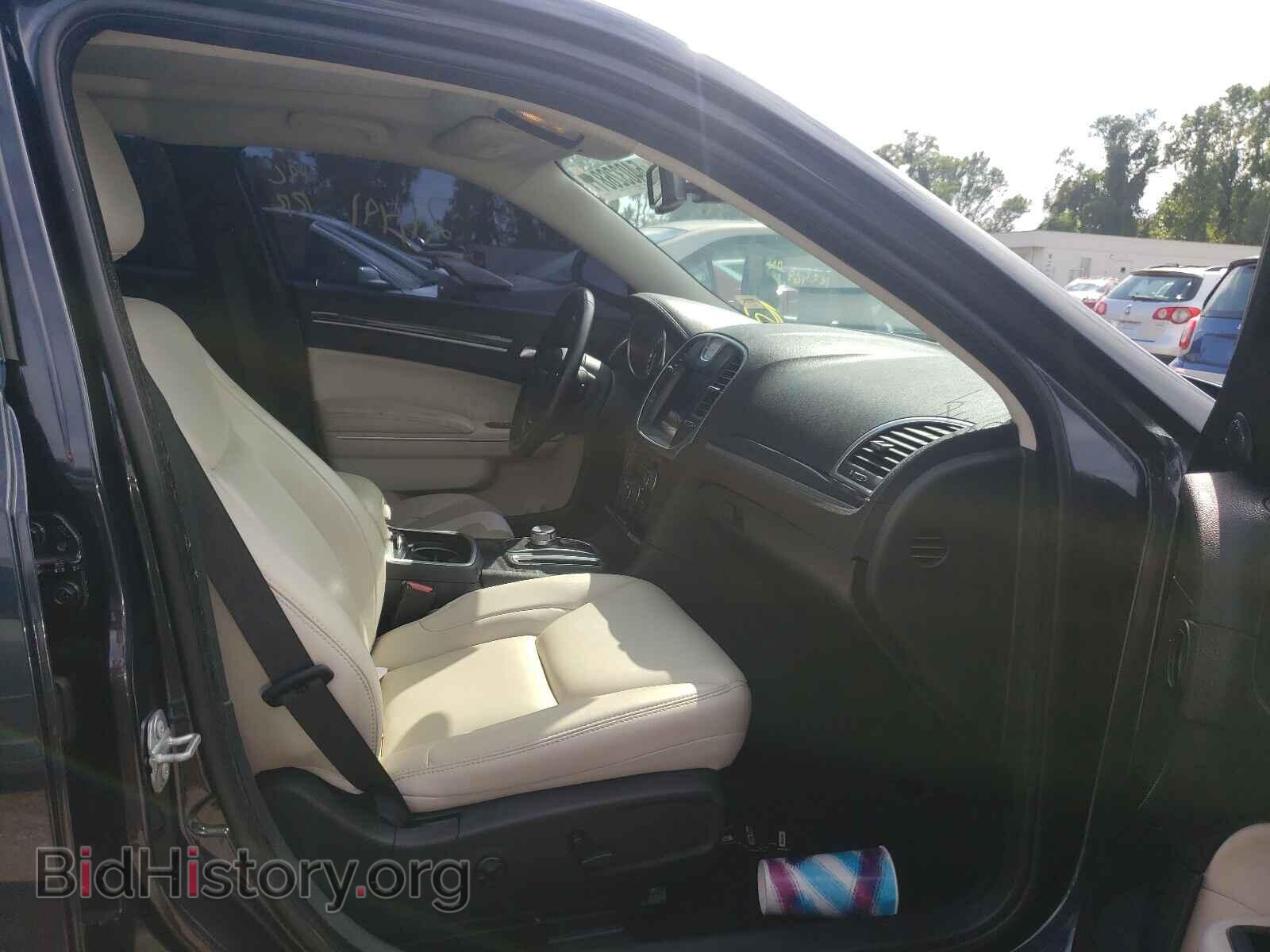 2019 CHRYSLER 300 - VIN: 2C3CCARG8KH517544 - Фото 5
