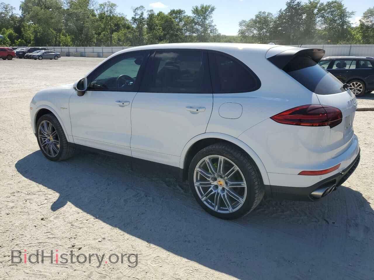 2017 PORSCHE CAYENNE - VIN: WP1AE2A29HLA72891 - Фото 2