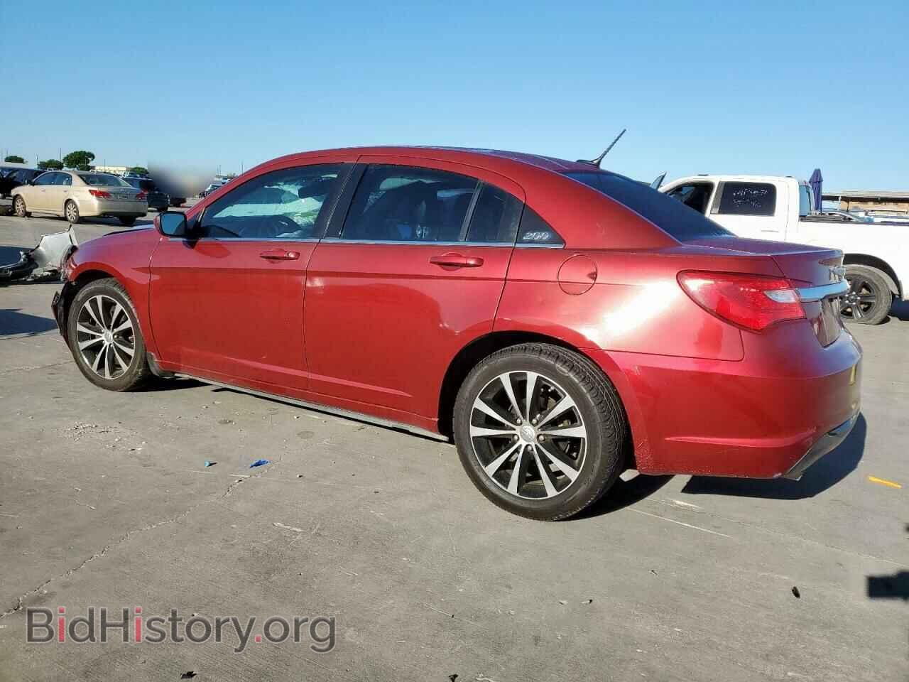 2013 CHRYSLER 200 - VIN: 1C3CCBBG0DN738419 - Фото 2