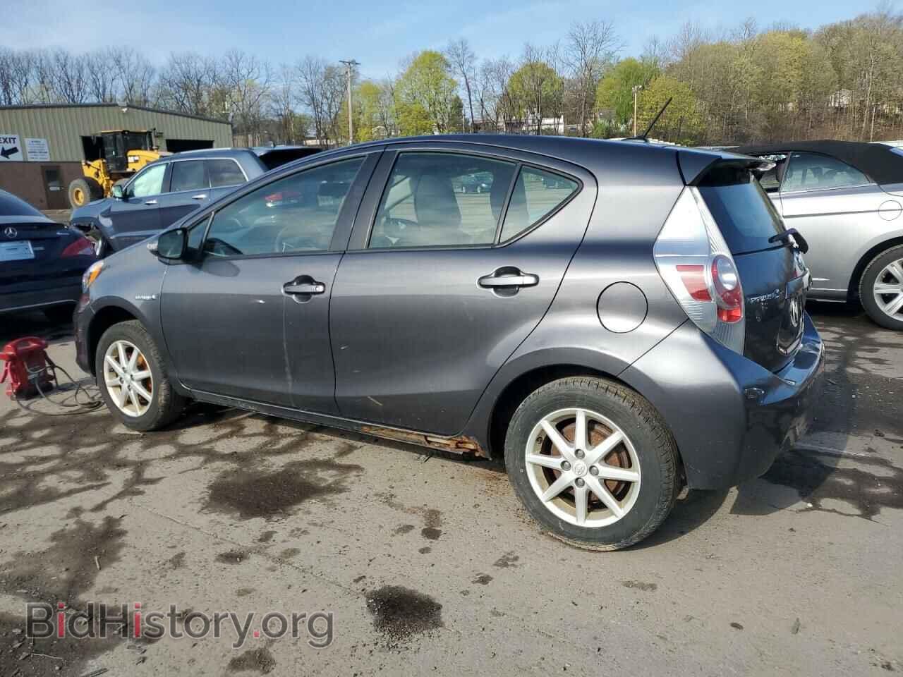 2014 TOYOTA PRIUS - VIN: JTDKDTB31E1563243 - Photo 2