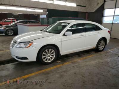 2013 Chrysler 200 Touring, белый — VIN 1C3CCBBB4DN574418, Copart