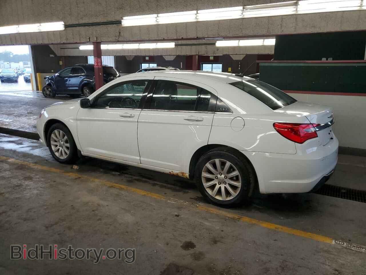 2013 CHRYSLER 200 - VIN: 1C3CCBBB4DN574418 - Фото 2