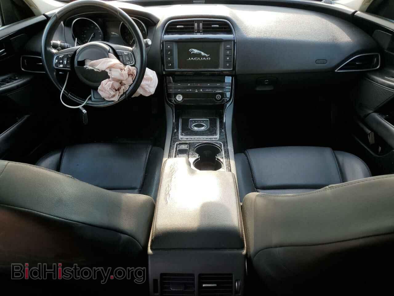 2017 JAGUAR XE - VIN: SAJAR4BG4HA949554 - Фото 8