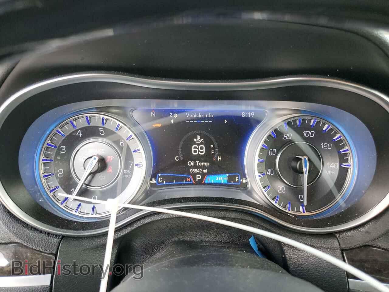 2019 CHRYSLER 300 - VIN: 2C3CCAEG7KH528475 - Фото 9