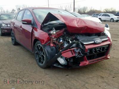 2014 Ford FOCUS SE, красный — VIN 1FADP3F29EL174829, Copart