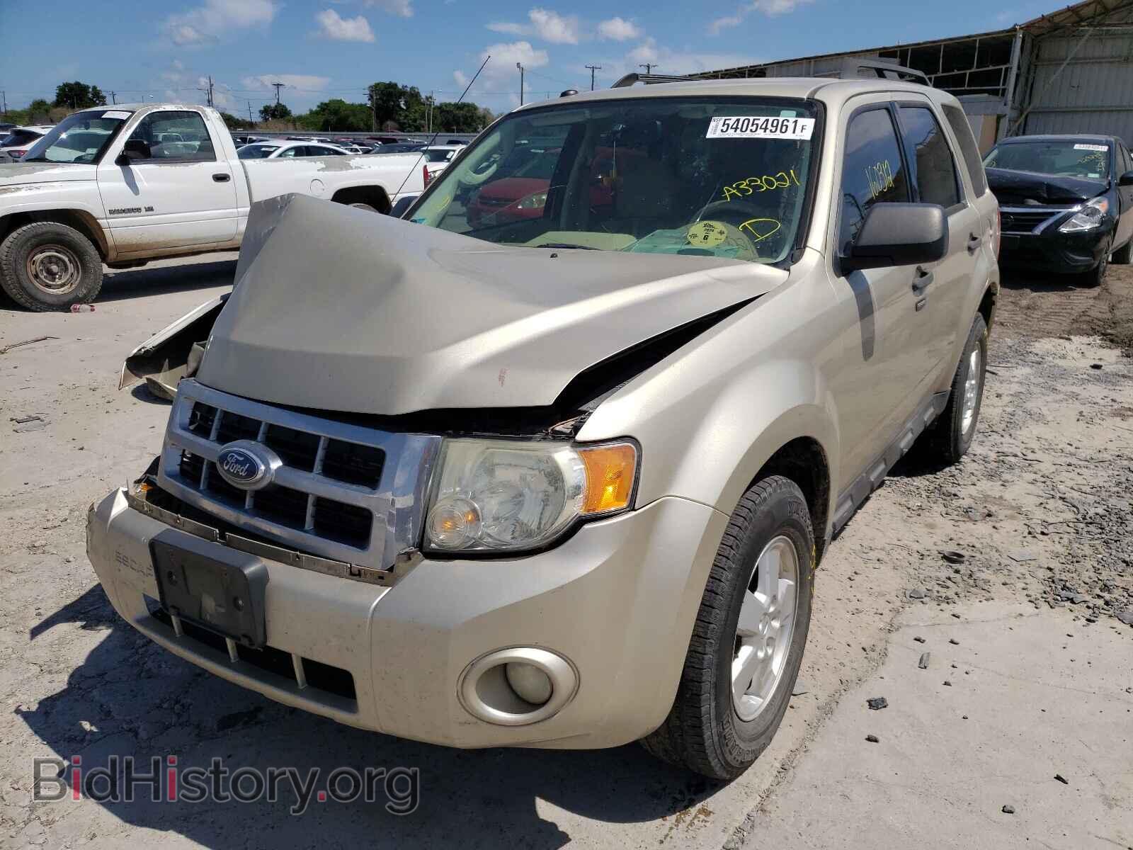 2011 FORD ESCAPE - VIN: 1FMCU0D71BKA33021 - Фото 2