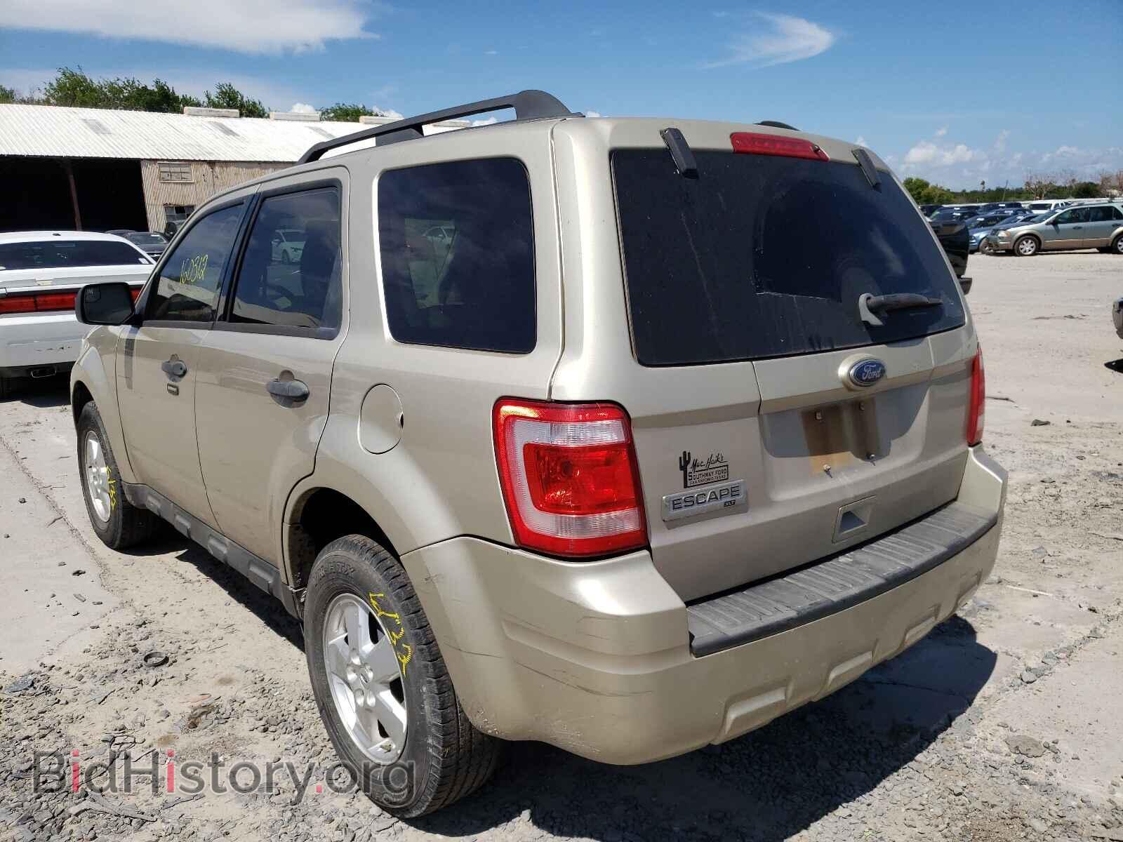 2011 FORD ESCAPE - VIN: 1FMCU0D71BKA33021 - Фото 3