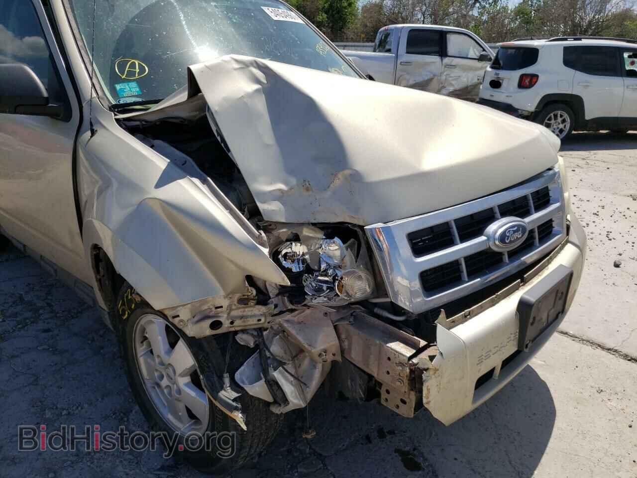 2011 FORD ESCAPE - VIN: 1FMCU0D71BKA33021 - Фото 9