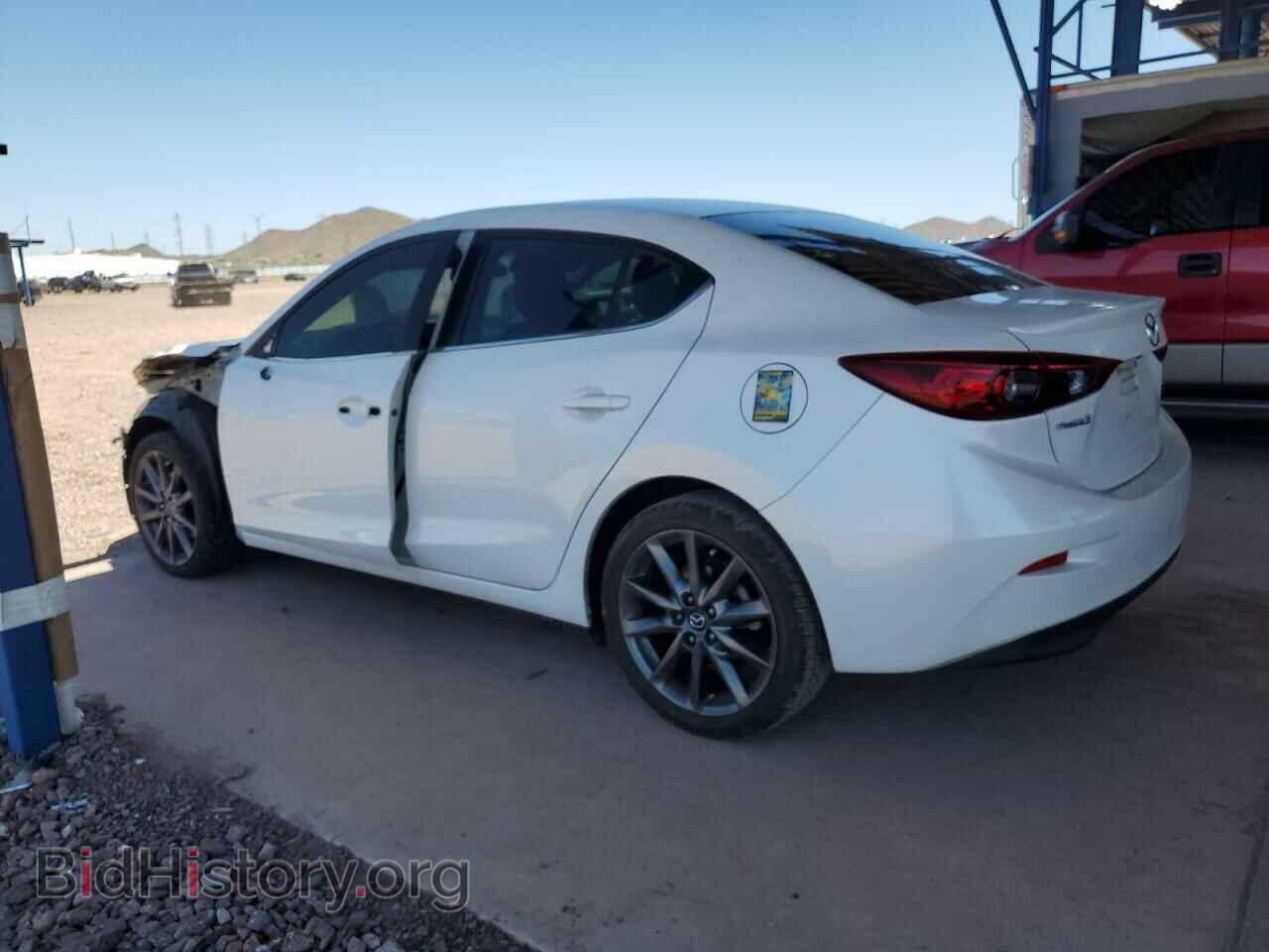 2018 MAZDA 3 - VIN: 3MZBN1V35JM269982 - Фото 2