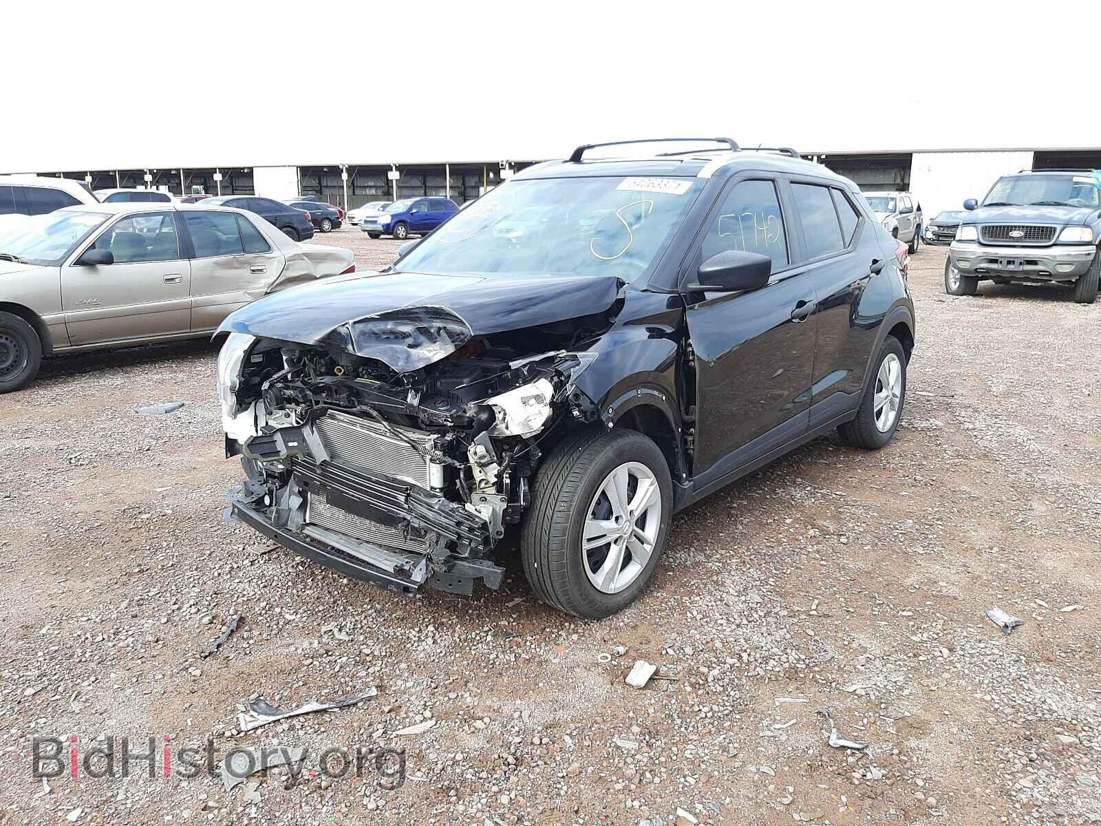 2019 NISSAN KICKS - VIN: 3N1CP5CU3KL532257 - Photo 2