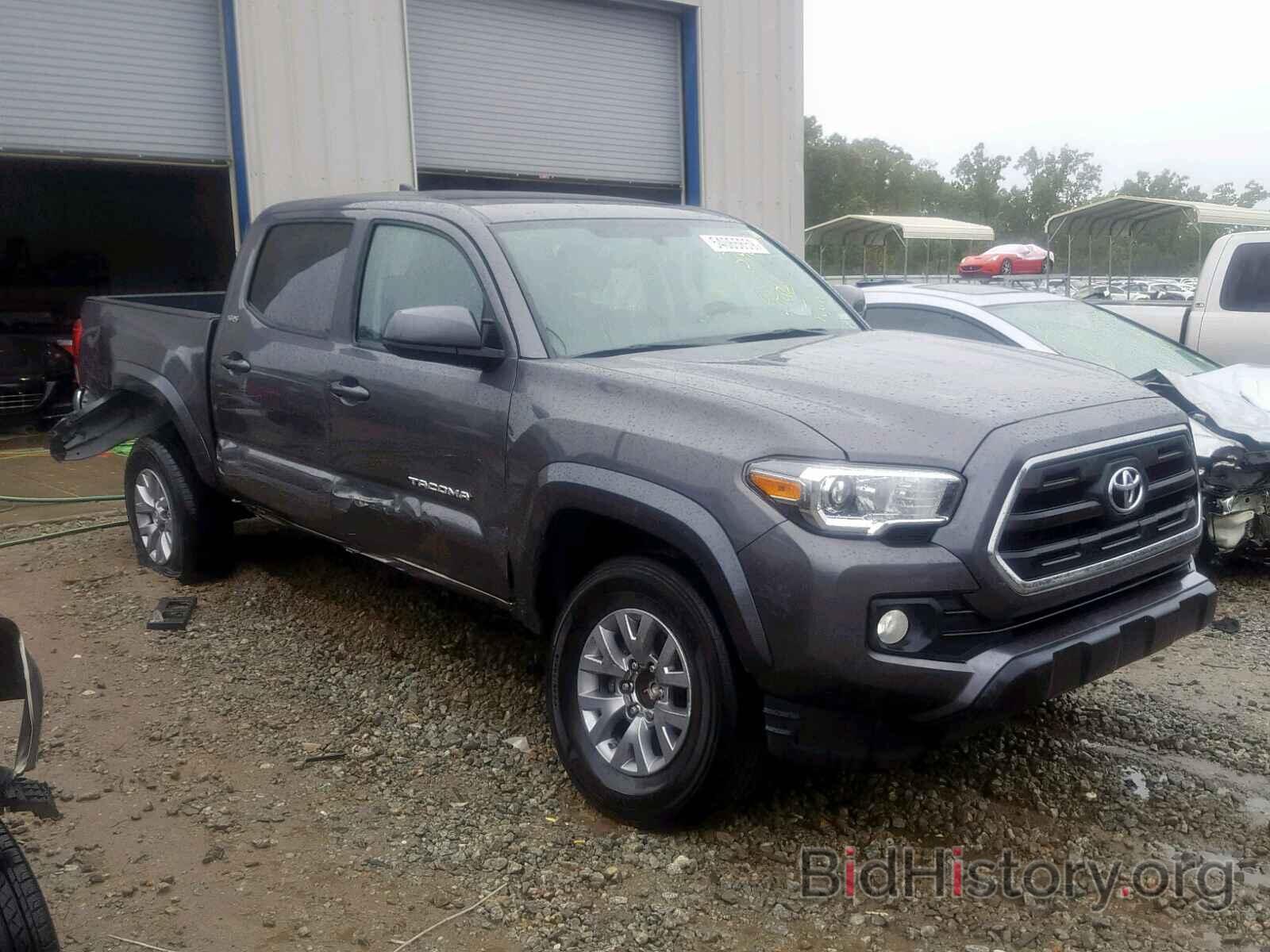 Photo 5TFAZ5CN4HX036842 - TOYOTA TACOMA DOU 2017