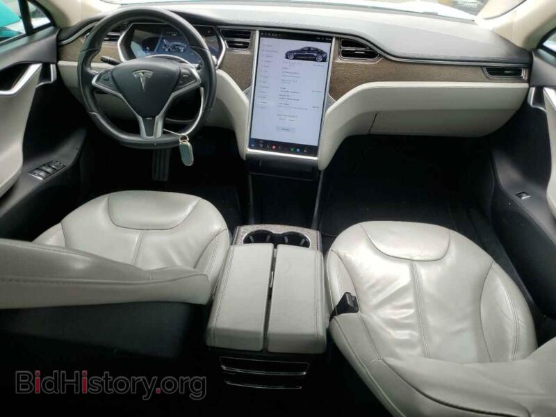 2013 Tesla MODEL S (VIN 5YJSA1DN6DFP05779) — фото 8 из 12