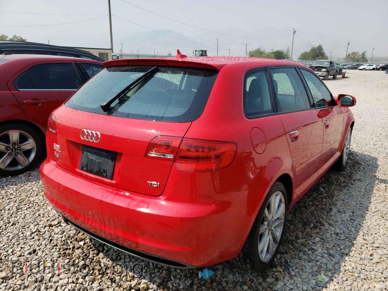 2011 AUDI A3 - VIN: WAUBJBFM2BA045740 - Фото 4