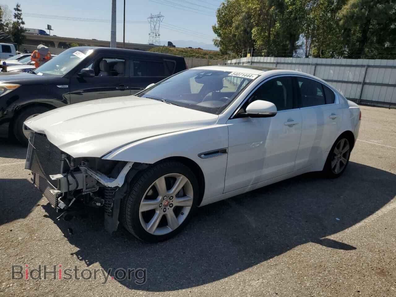 Фотография SAJAE4BG2HA955235 - JAGUAR XE 2017