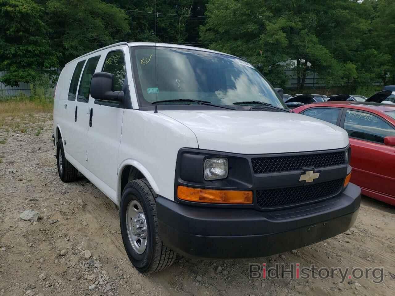 Photo 1GCWGFCA8B1188308 - CHEVROLET EXPRESS 2011