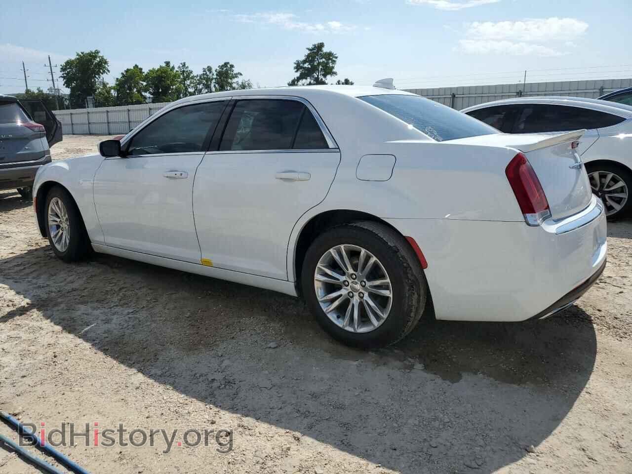 2018 CHRYSLER 300 - VIN: 2C3CCAAG2JH254848 - Фото 2