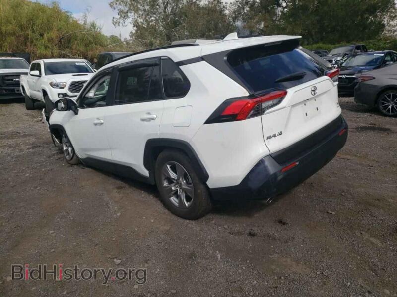2023 Toyota RAV4 (VIN JTMP1RFVXPD101164) — фото 2 из 15