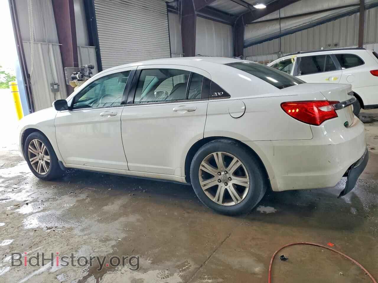 2011 CHRYSLER 200 - VIN: 1C3BC1FBXBN623473 - Photo 2