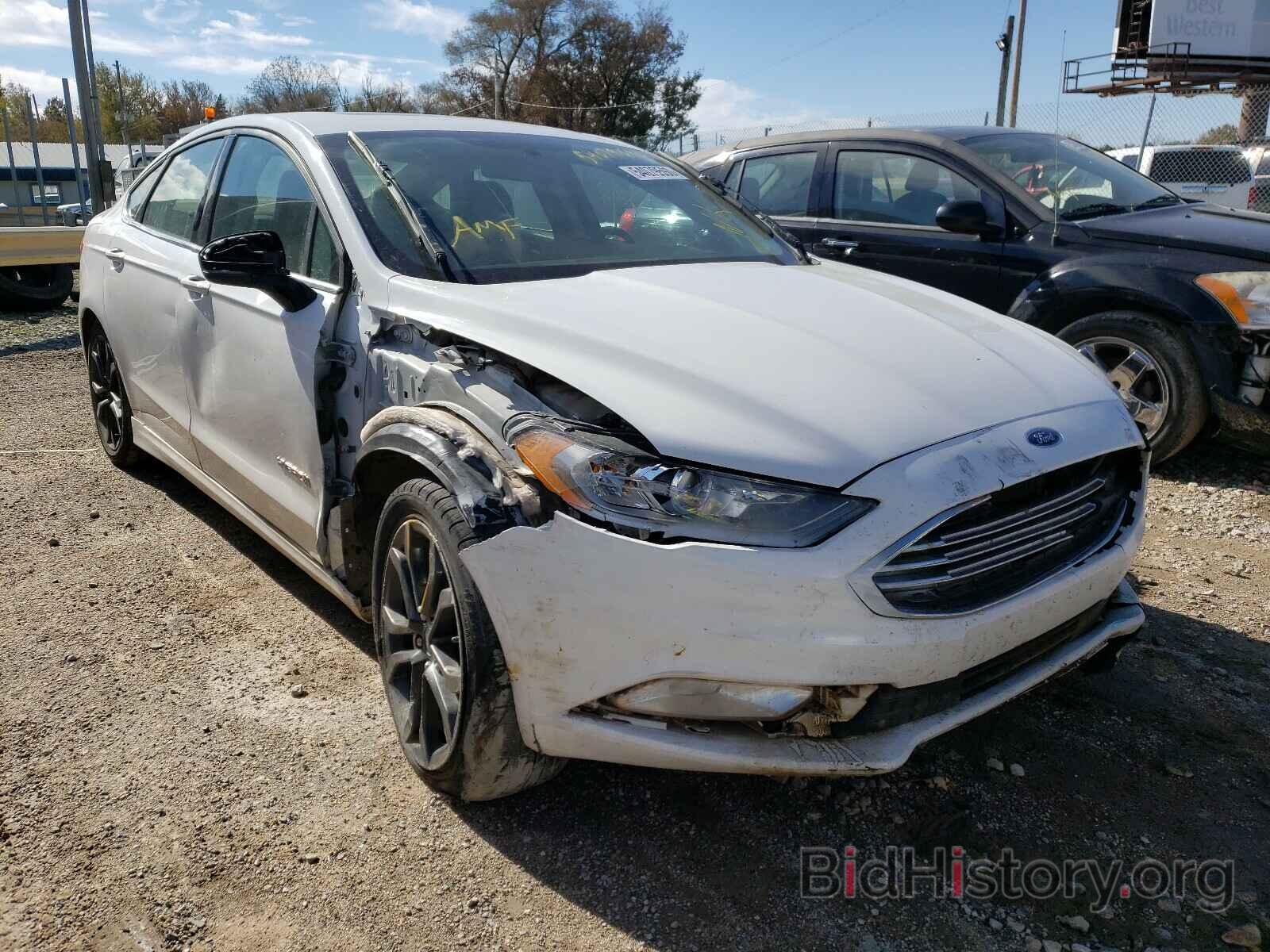 Photo 3FA6P0LU3JR137493 - FORD FUSION 2018