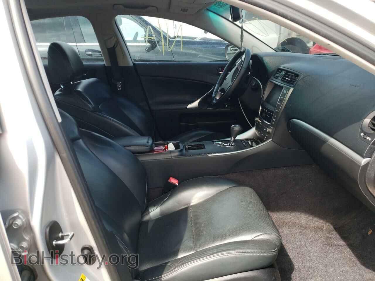 2011 LEXUS IS - VIN: JTHCF5C28B5052132 - Photo 5