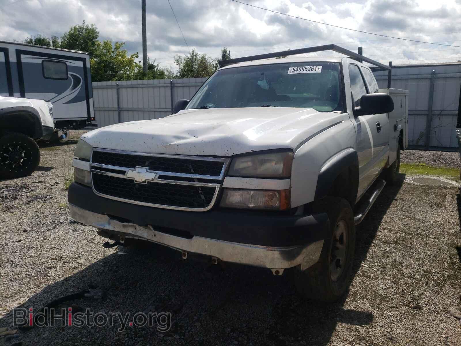 2007 CHEVROLET SILVERADO - VIN: 1GCHC29D27E158137 - Фото 2