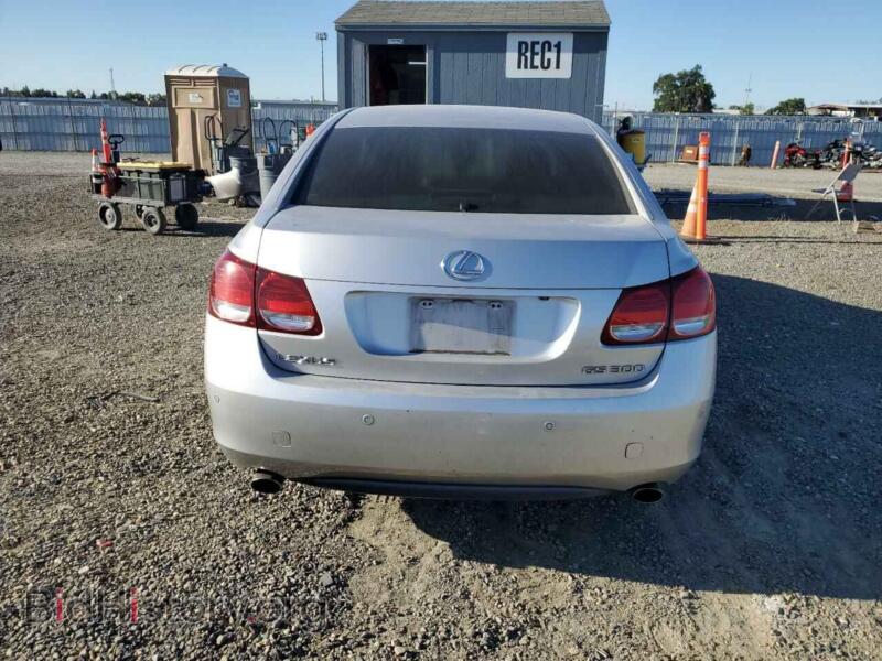 2006 Lexus GS300 (VIN JTHBH96SX65005697) — фото 6 из 12