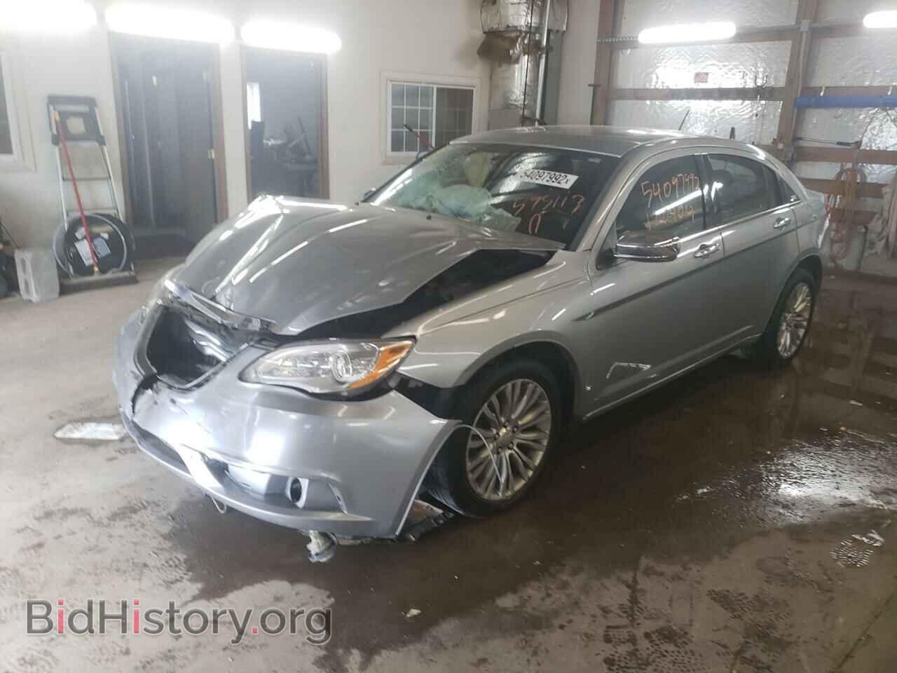 2013 CHRYSLER 200 - VIN: 1C3CCBCG7DN595113 - Фото 2