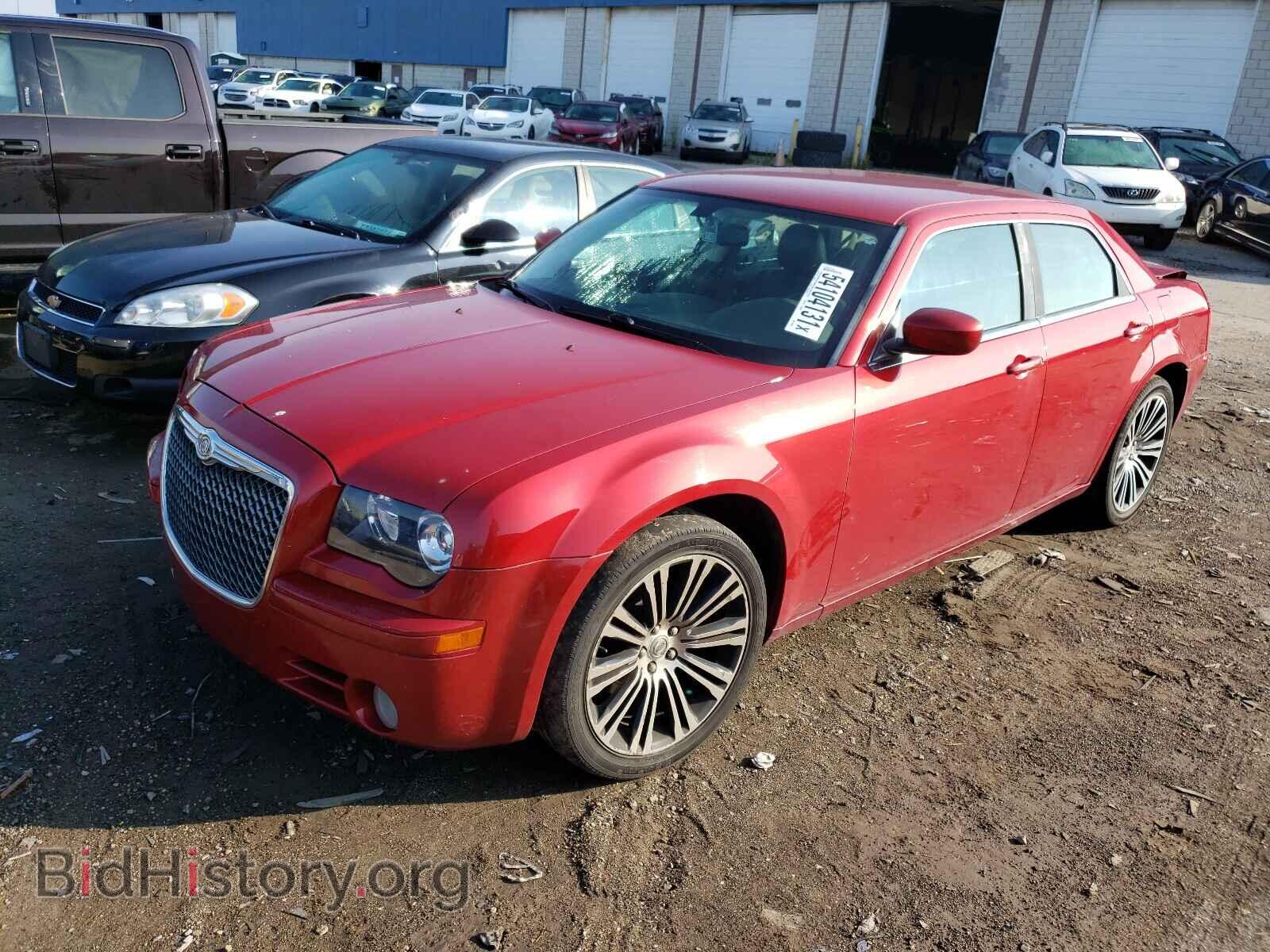 2010 CHRYSLER 300 - VIN: 2C3CA2CV6AH328828 - Фото 2