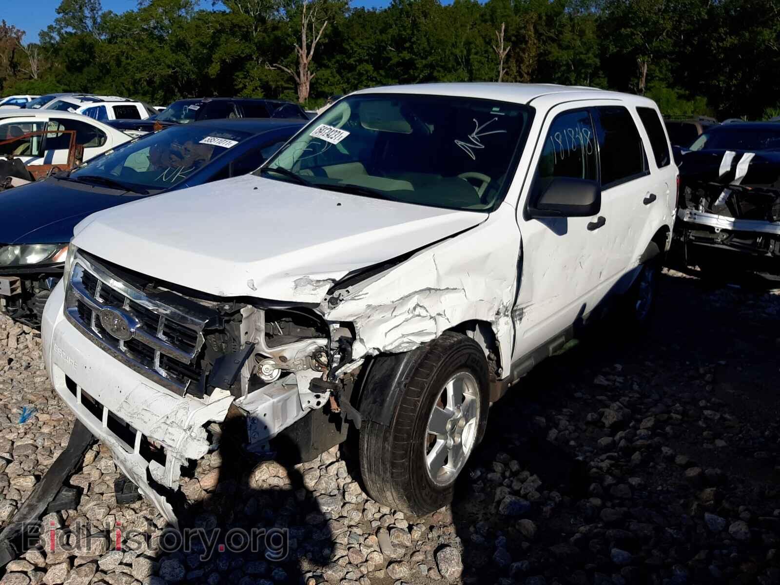 2011 FORD ESCAPE - VIN: 1FMCU0C75BKA09323 - Фото 2