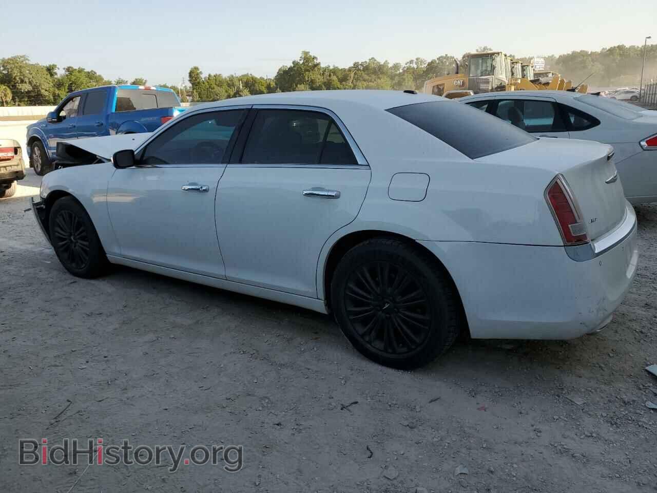 2011 CHRYSLER 300 - VIN: 2C3CK6CT2BH611960 - Фото 2