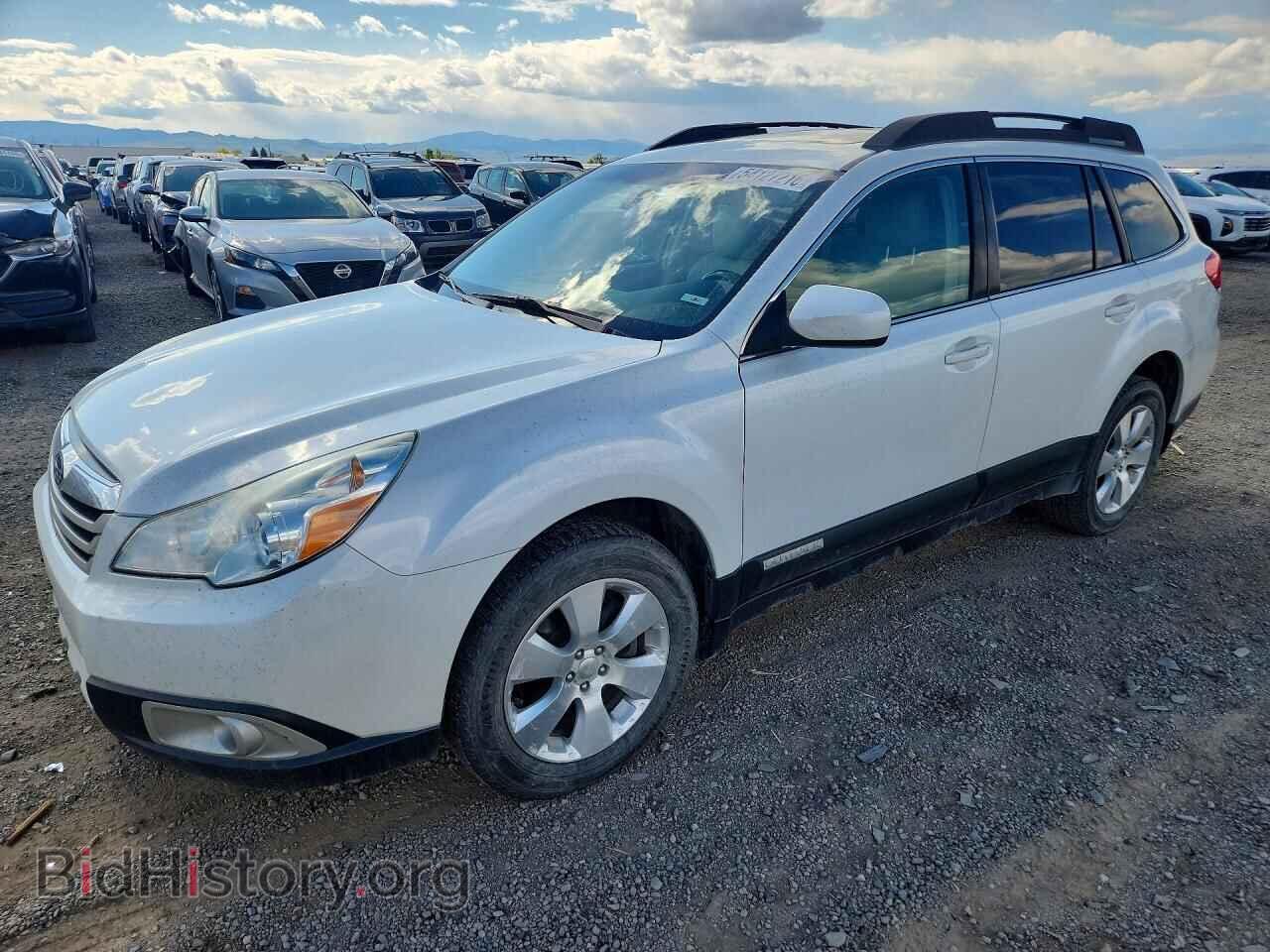 Photo 4S4BRELC6B2409060 - SUBARU OUTBACK 2011