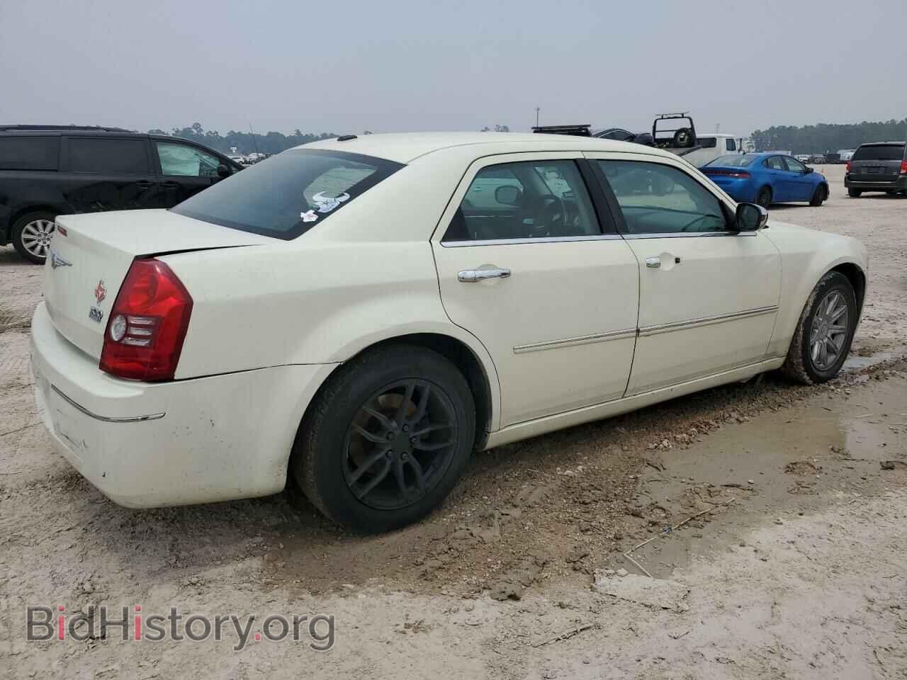 2010 CHRYSLER 300 - VIN: 2C3CA5CV6AH325980 - Фото 3