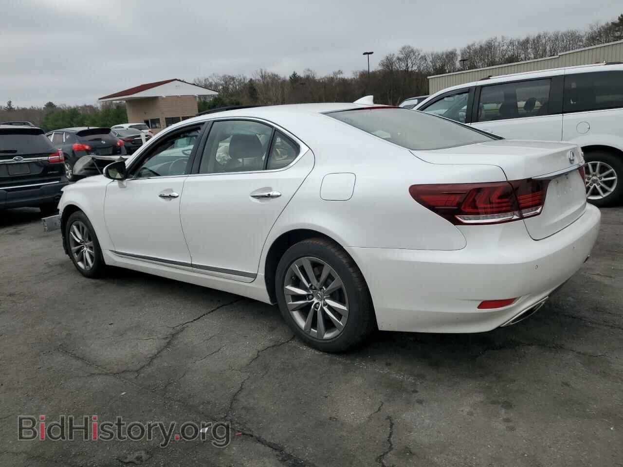 2016 LEXUS LS460 - VIN: JTHCL5EF7G5026203 - Photo 2