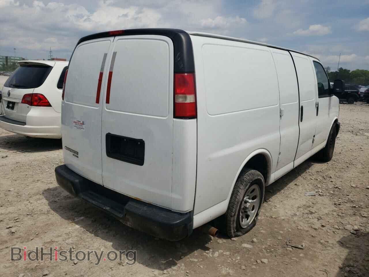 2011 CHEVROLET EXPRESS - VIN: 1GCSGAFX6B1186929 - Фото 4