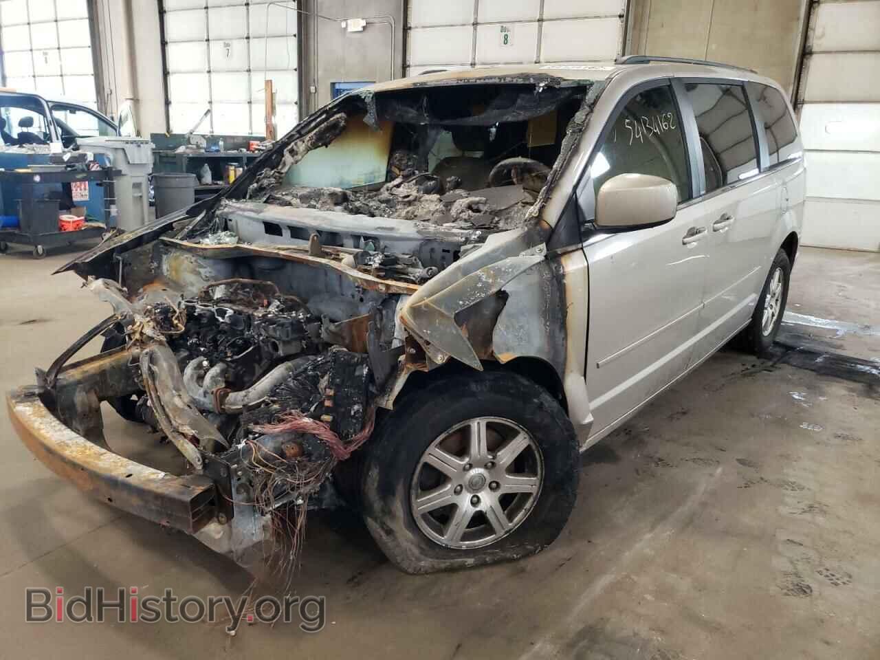 2008 CHRYSLER MINIVAN - VIN: 2A8HR54P08R732278 - Фото 2