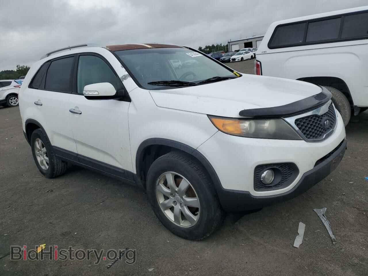 2011 KIA SORENTO - VIN: 5XYKT4A11BG050000 - Фото 4