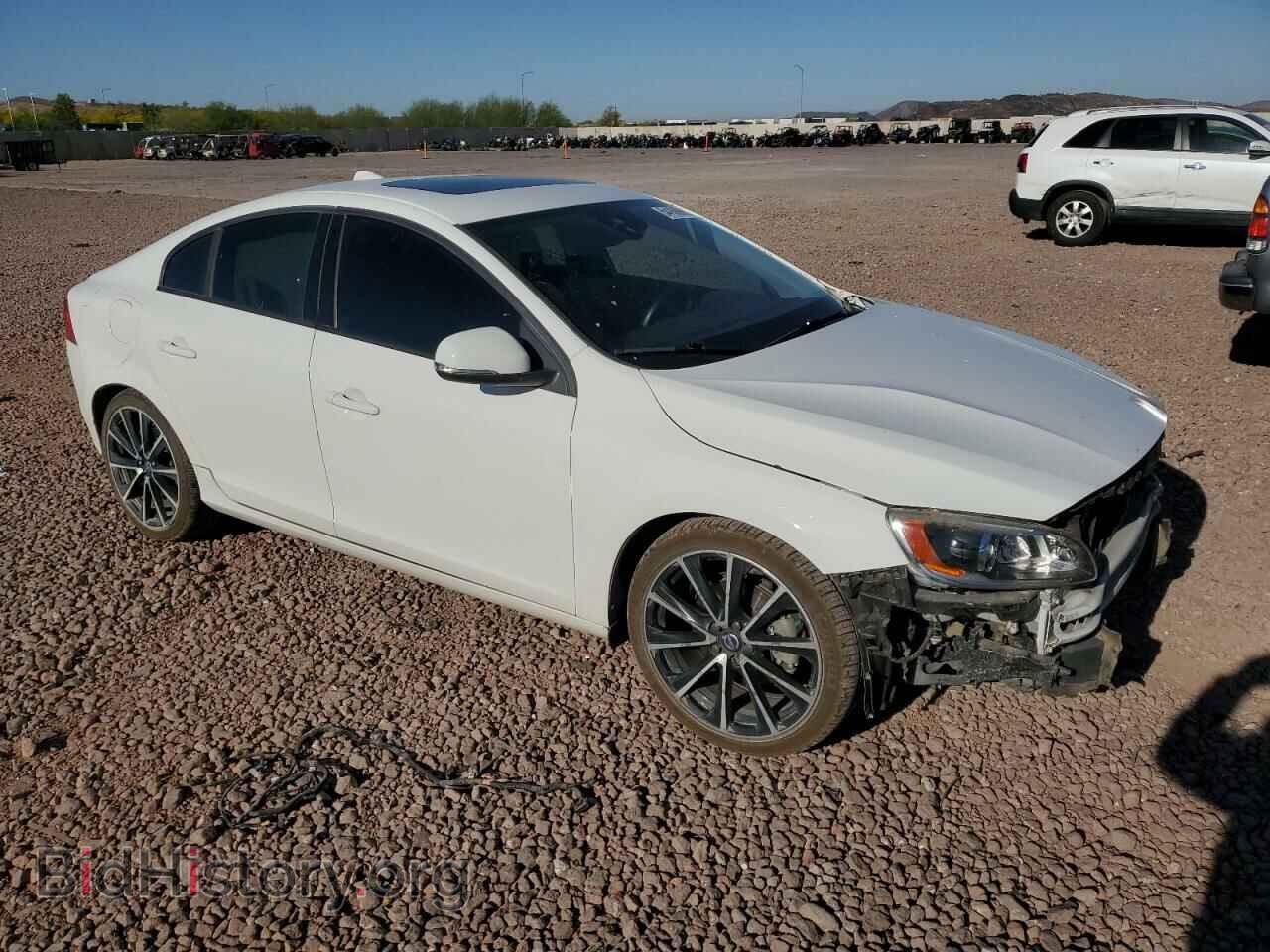 2017 VOLVO S60 - VIN: YV126MFL7H2433096 - Фото 4