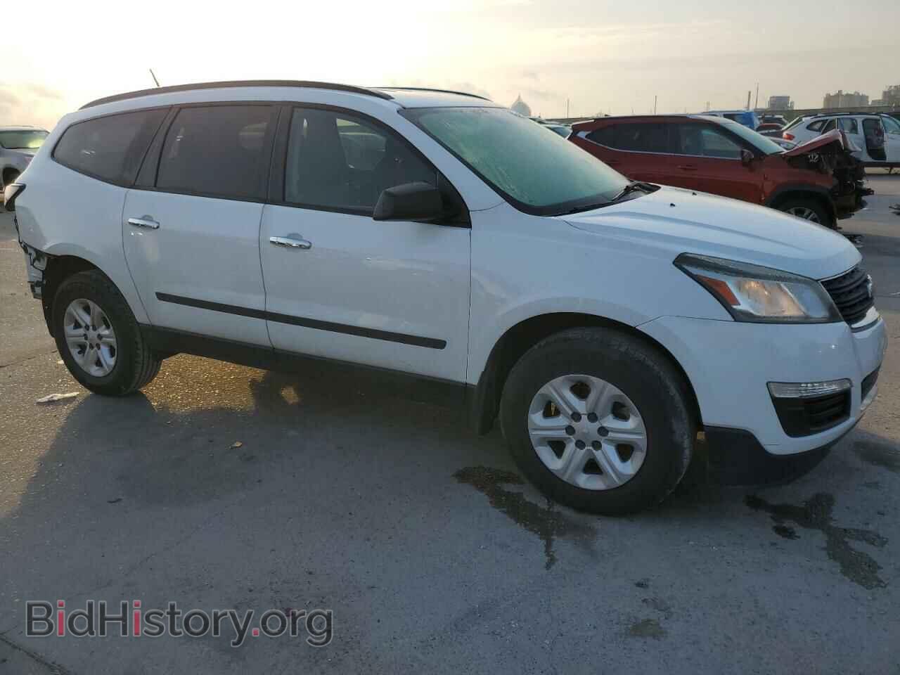 2017 CHEVROLET TRAVERSE - VIN: 1GNKRFKD1HJ183777 - Фото 4