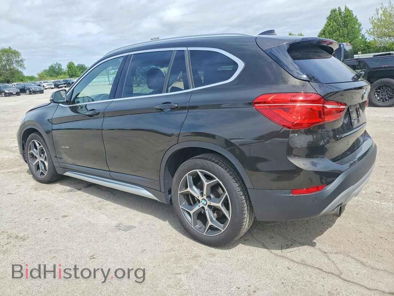 2017 BMW X1 - VIN: WBXHT3C31H5F77643 - Фото 2
