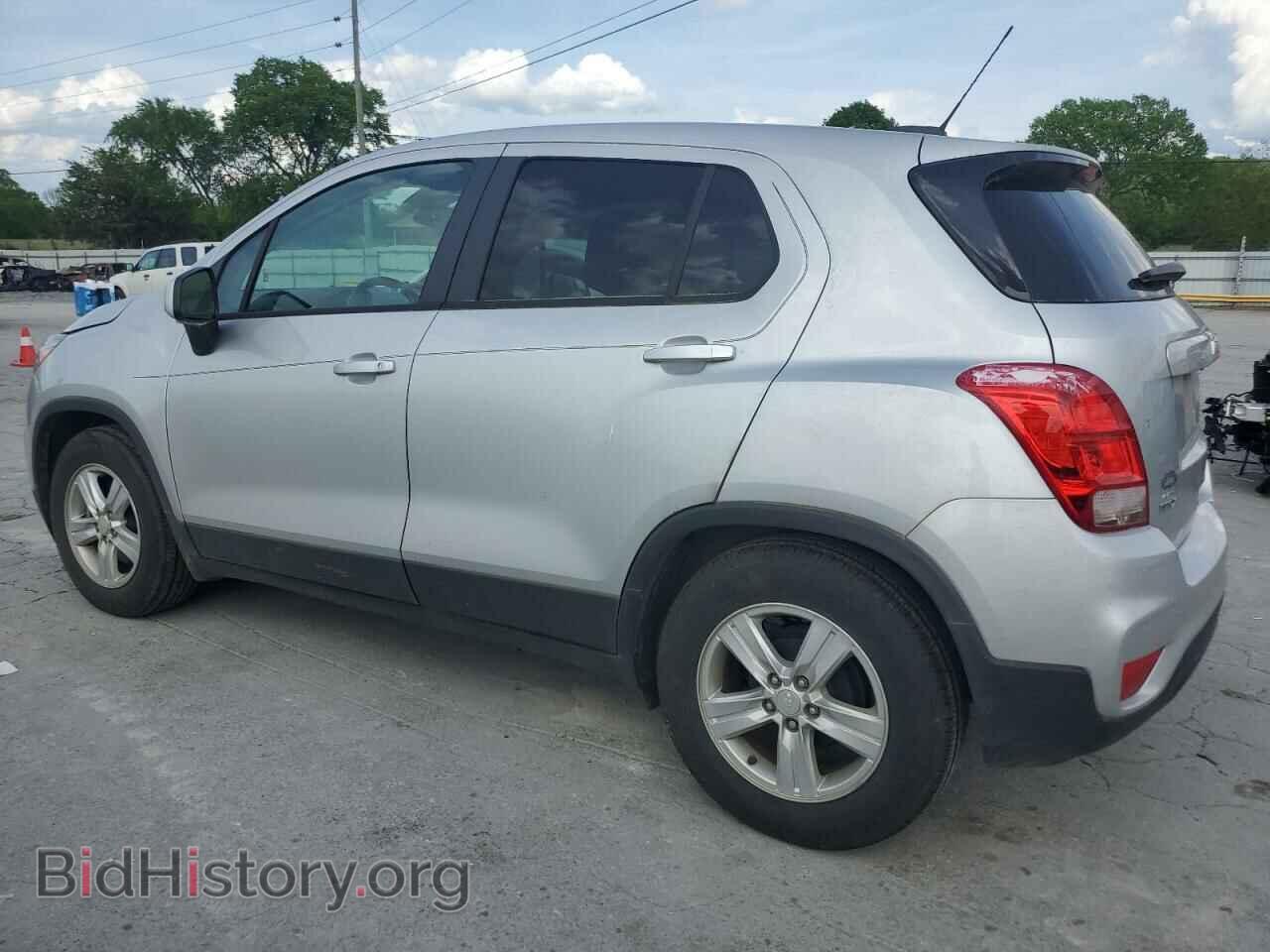 2019 CHEVROLET TRAX - VIN: 3GNCJKSB3KL389010 - Фото 2