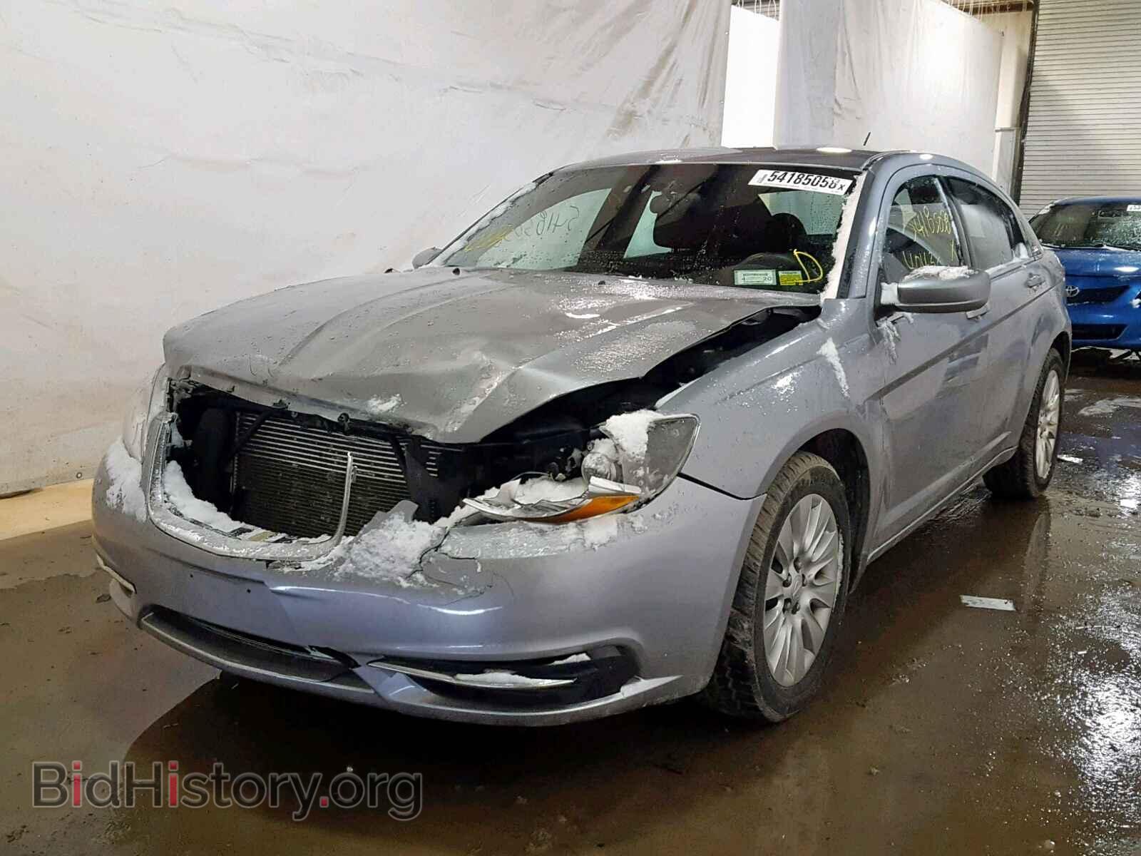 2013 CHRYSLER 200 - VIN: 1C3CCBAG1DN724014 - Фото 2