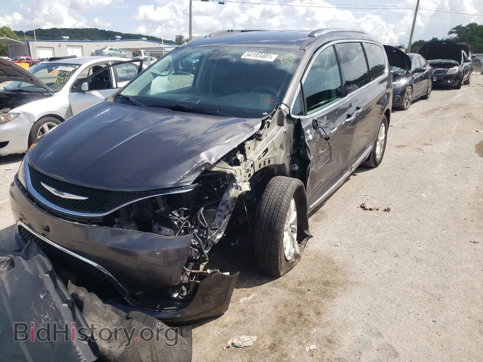 2019 CHRYSLER PACIFICA - VIN: 2C4RC1BG3KR560389 - Фото 2