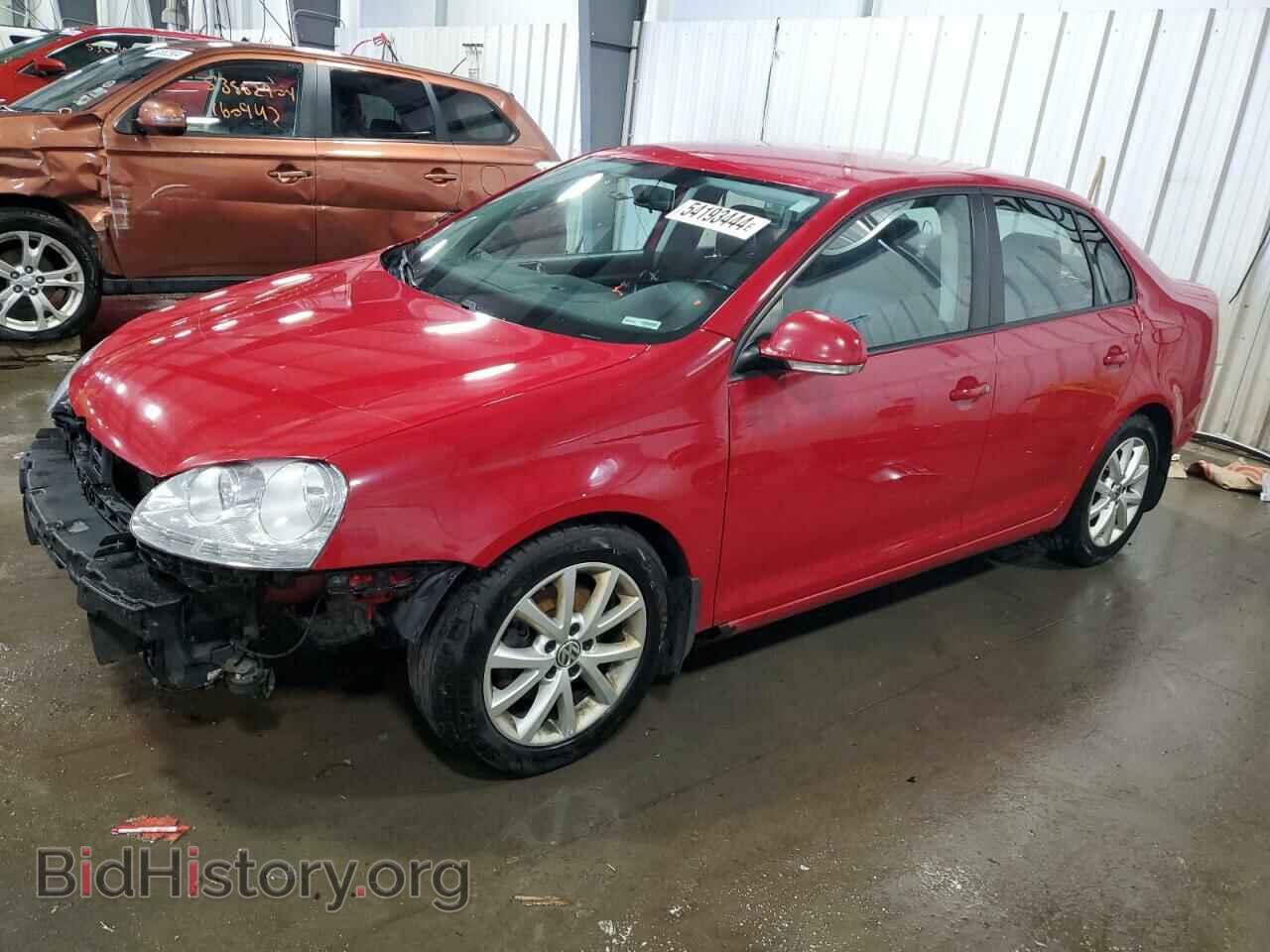 Фотография 3VWAX7AJ8AM117885 - VOLKSWAGEN JETTA 2010