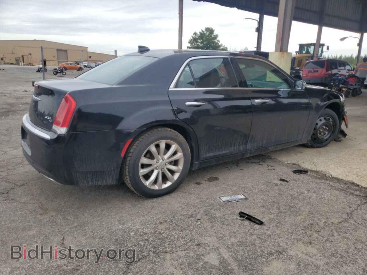 2017 CHRYSLER 300 - VIN: 2C3CCAKG4HH582779 - Фото 3