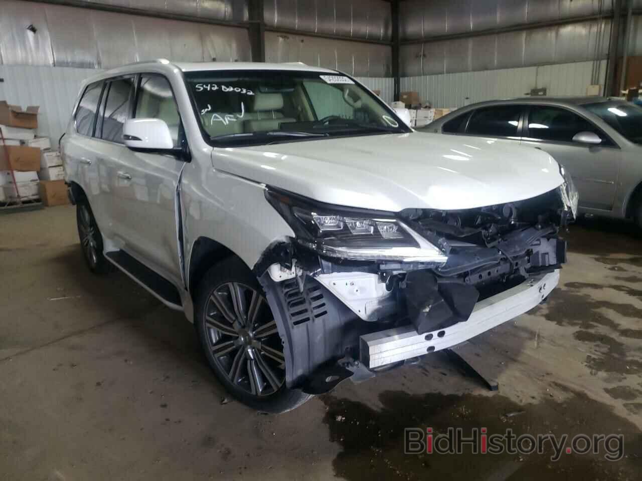 Photo JTJHY7AX3G4192675 - LEXUS LX570 2016