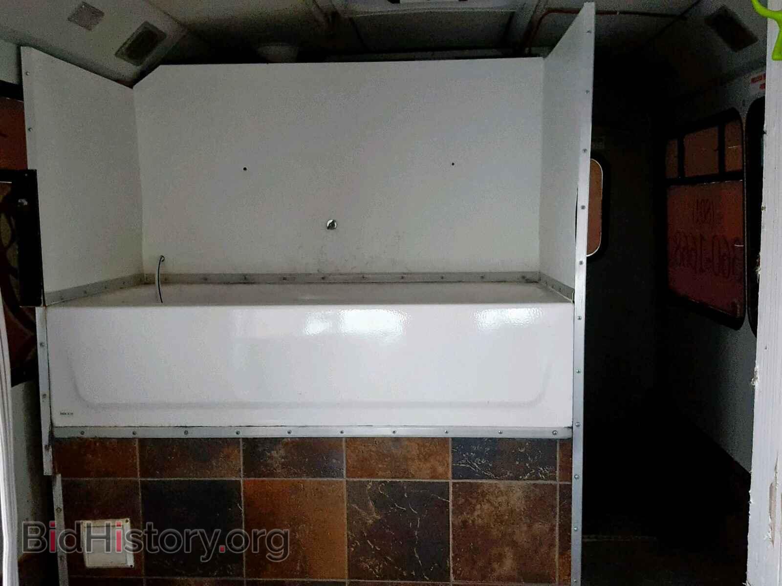 2005 FORD ECONOLINE - VIN: 1FDWE35PX5HA77255 - Photo 6