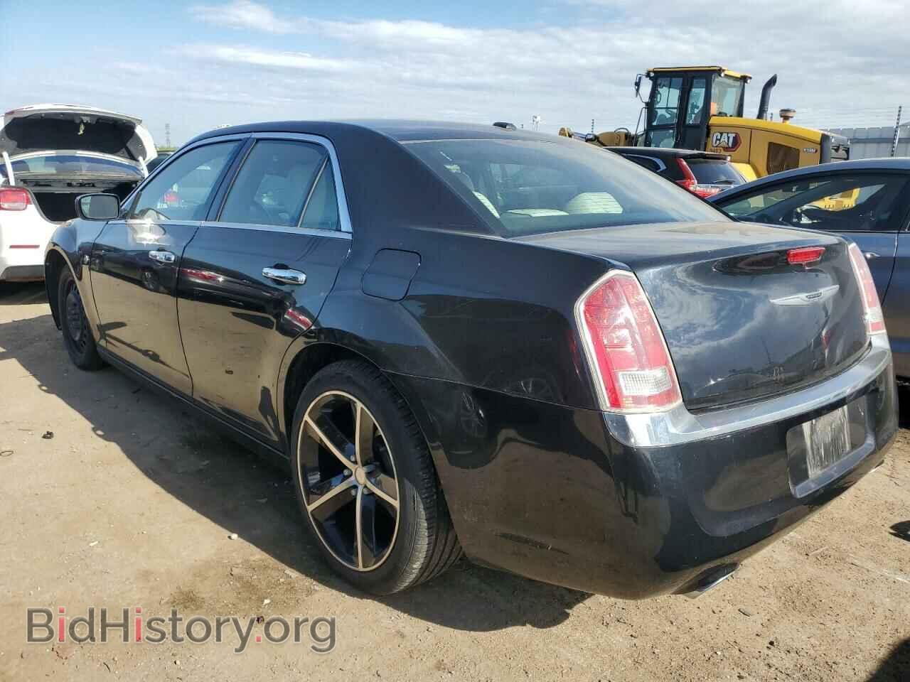 2013 CHRYSLER 300 - VIN: 2C3CCAAG3DH743117 - Фото 2