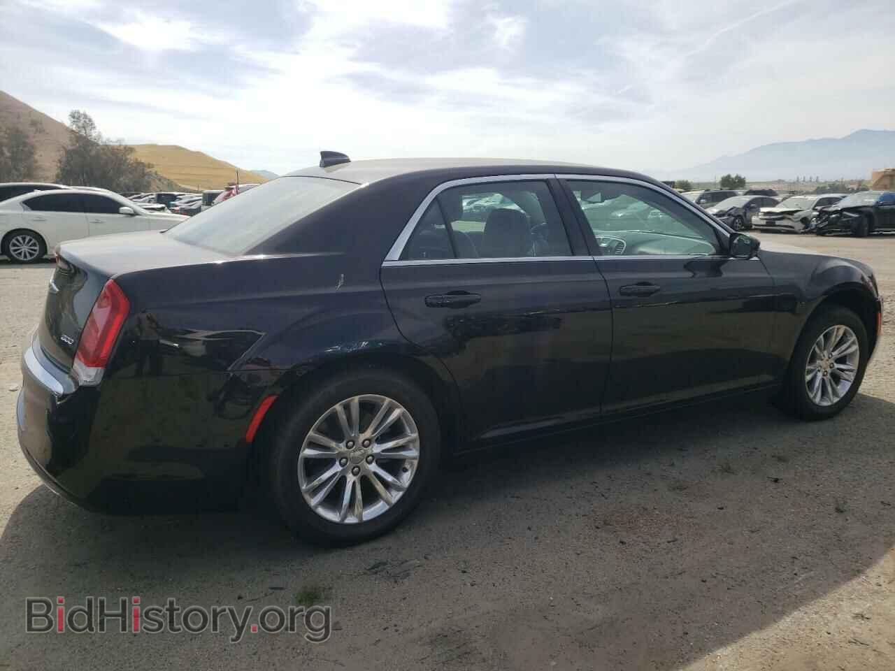 2019 CHRYSLER 300 - VIN: 2C3CCAAG9KH517290 - Фото 3