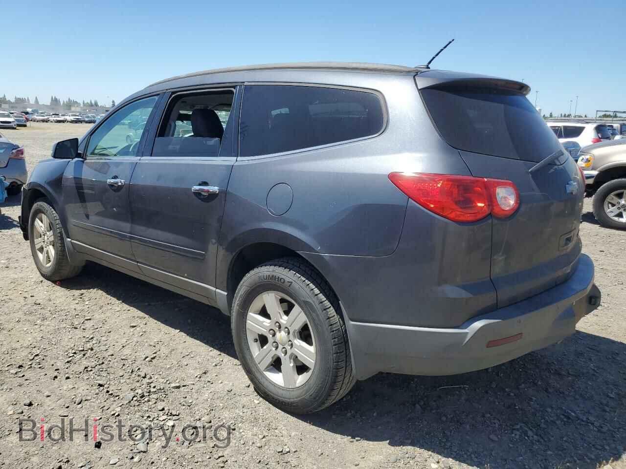 2011 CHEVROLET TRAVERSE - VIN: 1GNKRGEDXBJ297429 - Фото 2